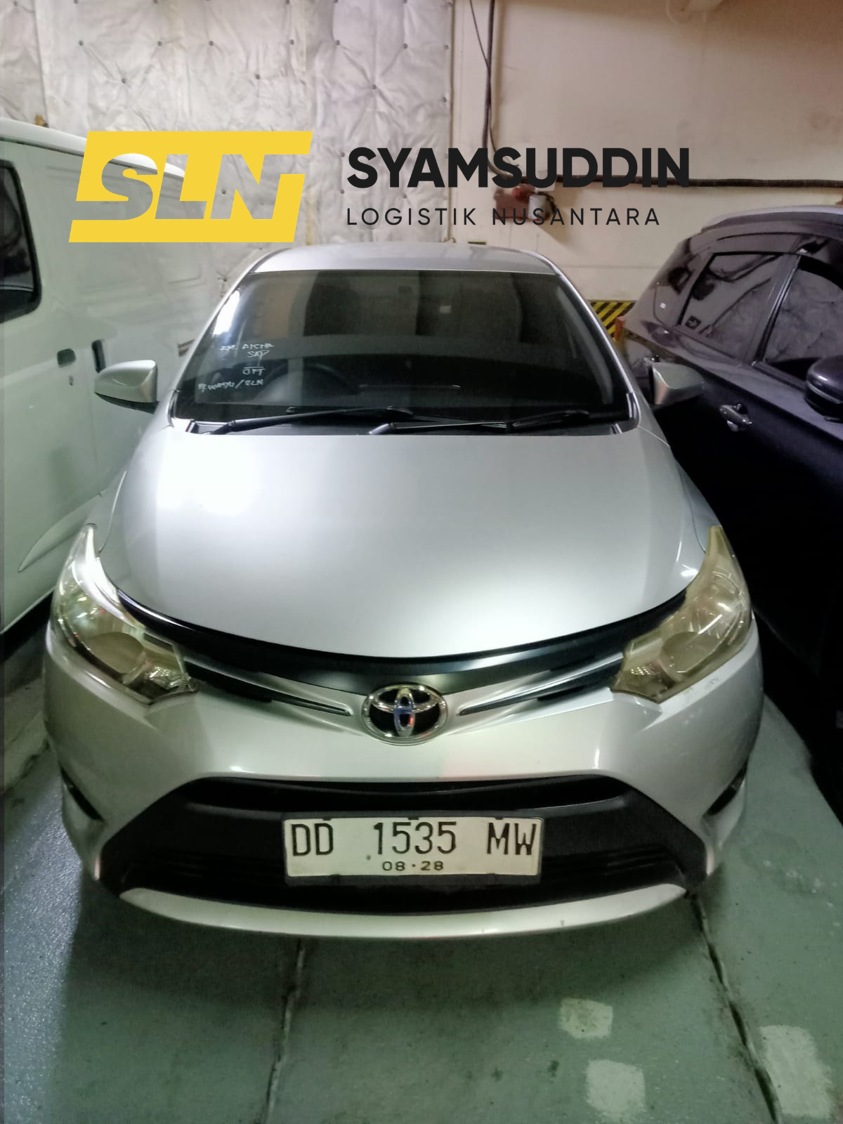 Proses Pengamanan dan Muat Mobil di Dalam Dek Kapal Ro-Ro Ekspedisi Jakarta Makassar